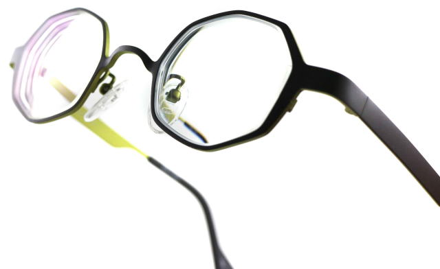強度近視目が小さくならないメガネ度付き製作実例Ti-feelティフィール