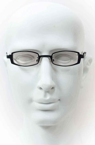 目が小さくならないメガネ度付き製作実例Ti-feelティフィール